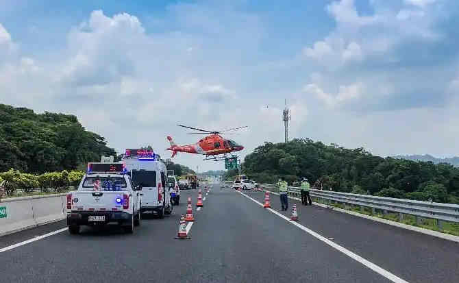 峨眉山高速公路汽车救援案例